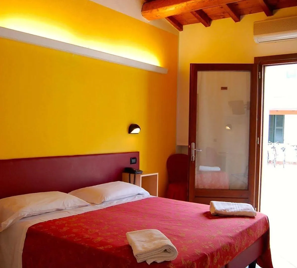 Abbazia Bed & Breakfast Mantova 3*,  Italy
